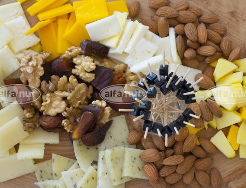 Cheese plate with nuts & dried fruits